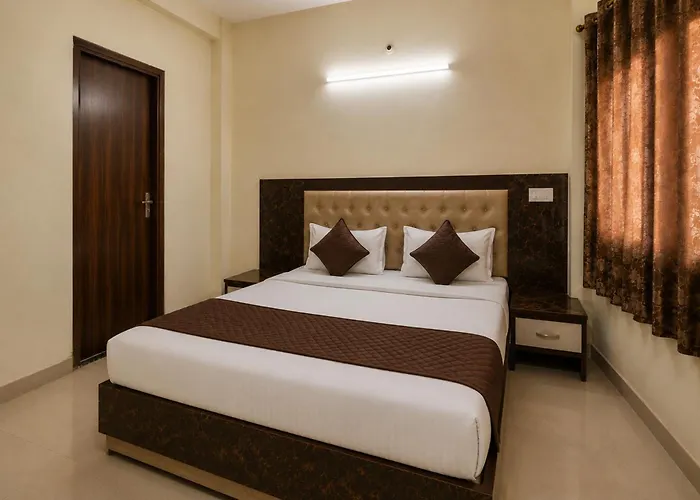 Hotel Galaxia Inn Near PEC College