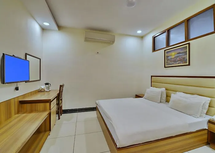 Hotel Aricent Opposite Isbt Sector 17 Chandigarh